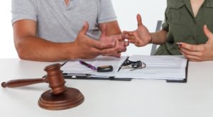 妻と離婚したいのですが、親権や財産分与を持ち出すとモメそうなので、先に離婚してしまい、離婚後に話し合っても大丈夫でしょうか